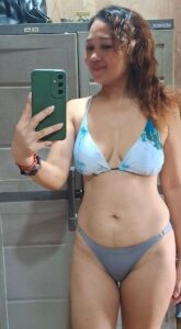 Cerita Sex Nenek Yang Mempunyai Nafsu Besar -