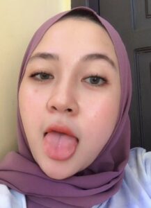 Cerita Sex Mempromosikan ibunya sendiri -