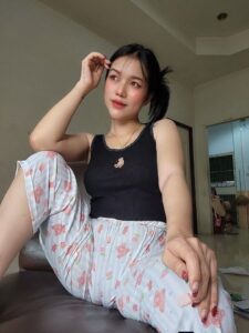 Cerita Sex Menikmati Tubuh Penari Seksi yang Hot - 