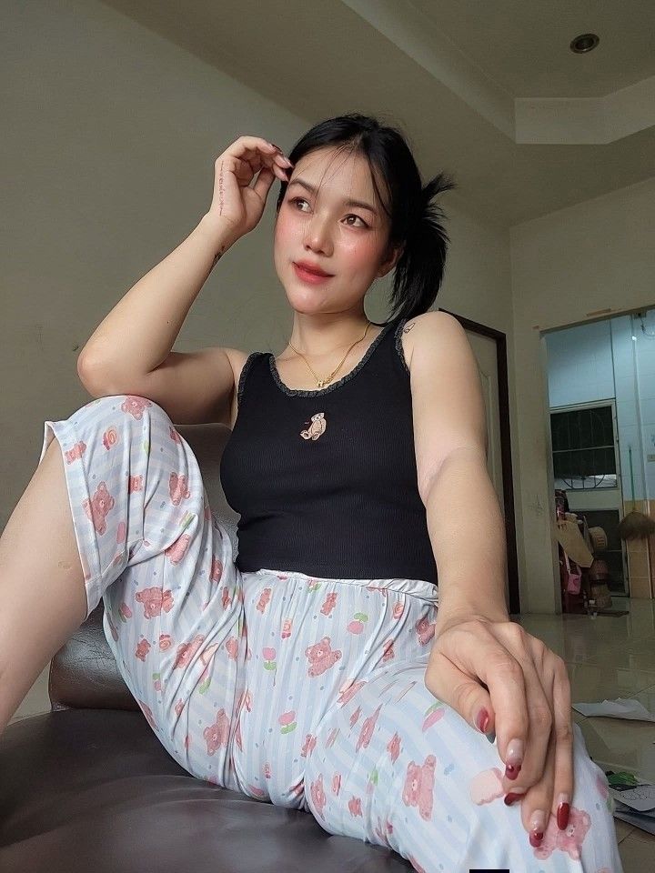 Cerita Sex Menikmati Tubuh Penari Seksi yang Hot -